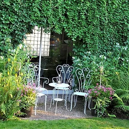 Clos De Bed & Breakfast 3*